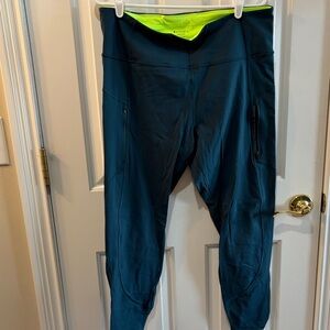 Athleta rainier tight with zipper pockets